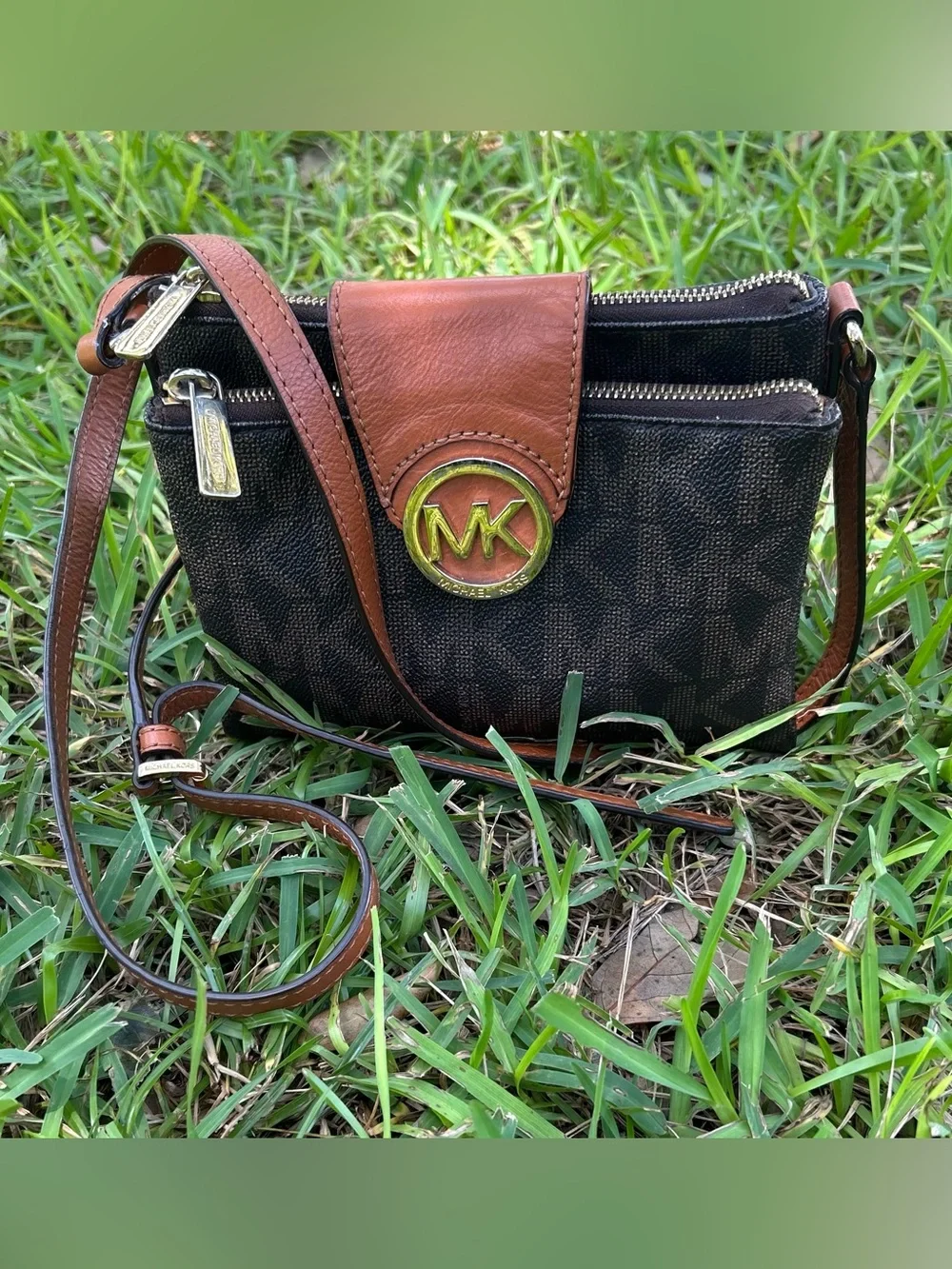 Michael Kors compact michael